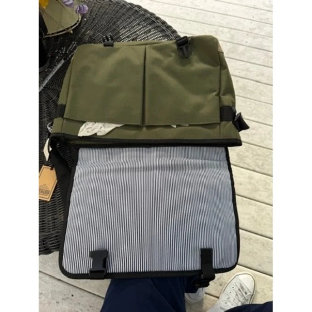 Steve Madden Barnett Avenue Messenger Bag Mens Large Olive Green Workwear MM-350
